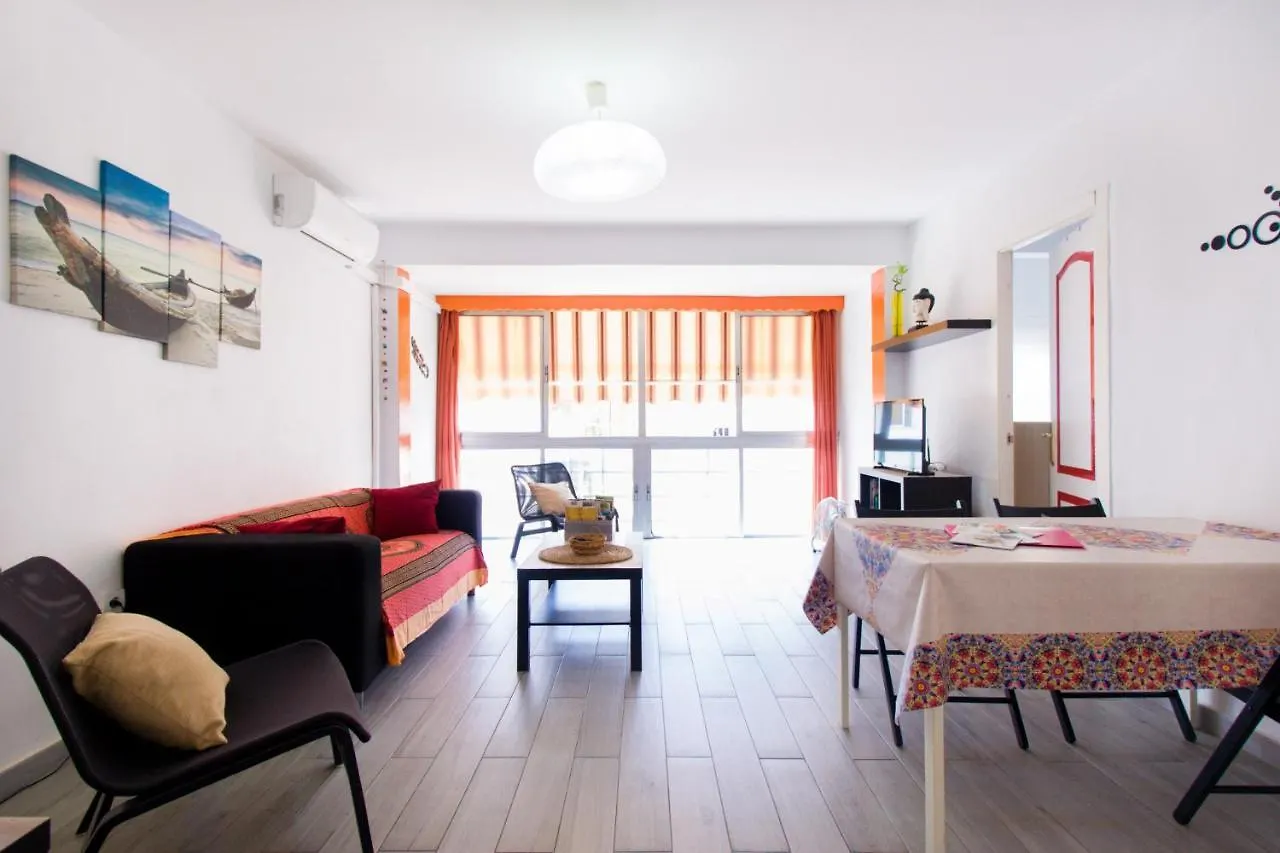 Bollywood Style Apartment 4Th Floor By Stairs 말라가